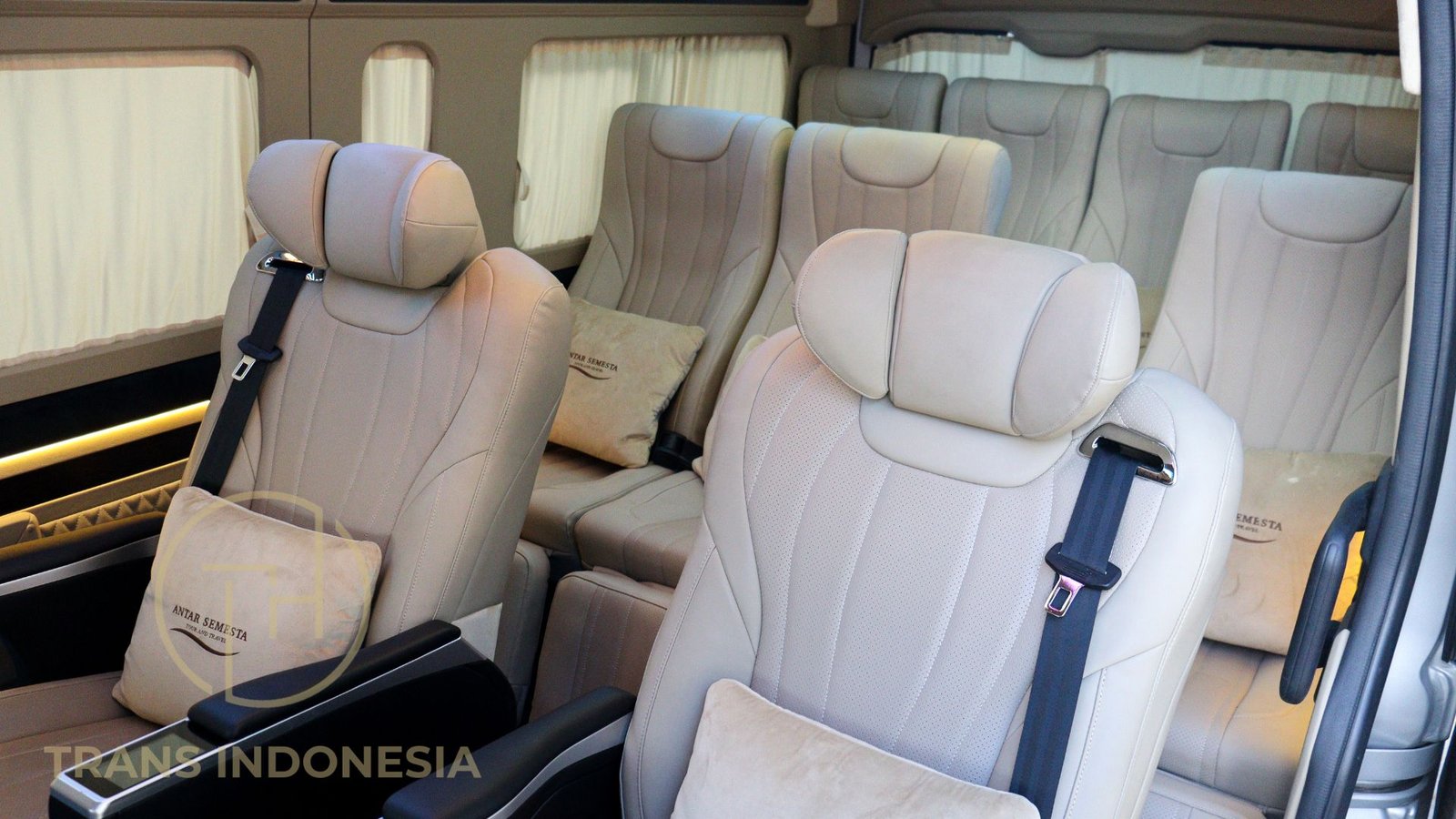 HIACE 1 Luxury