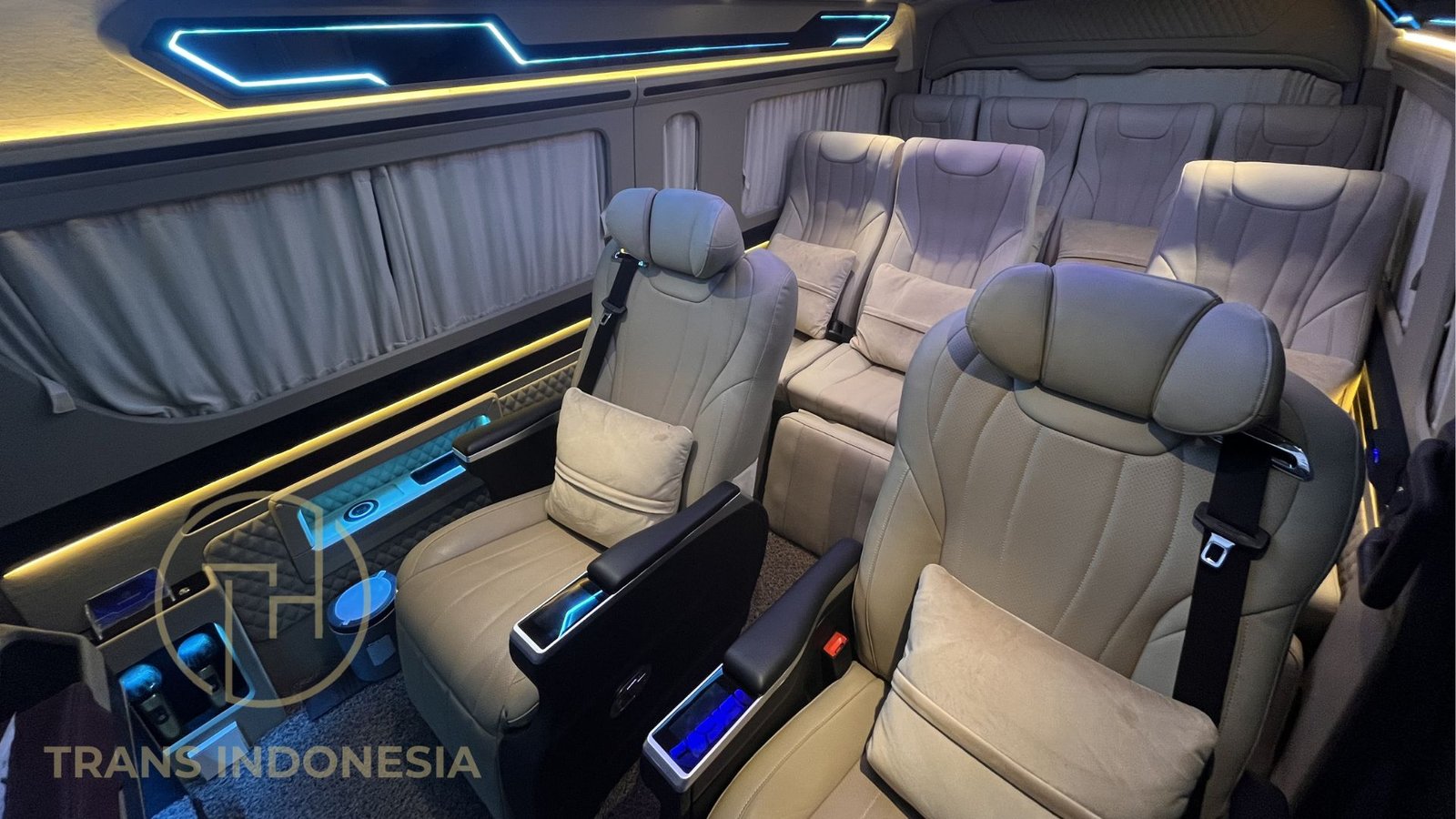 HIACE 1 Luxury